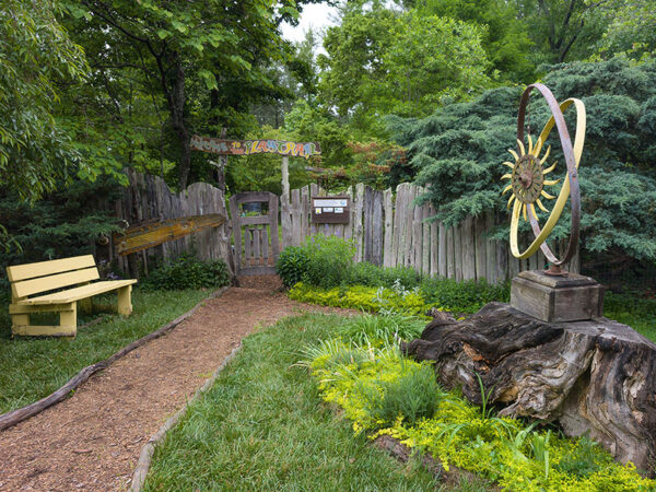 صورة لممر لعب الأطفال في مركز بوكسروود الطبيعي