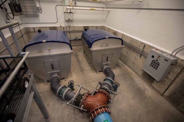 صورة لآلية حركة المياه داخل المفرخ