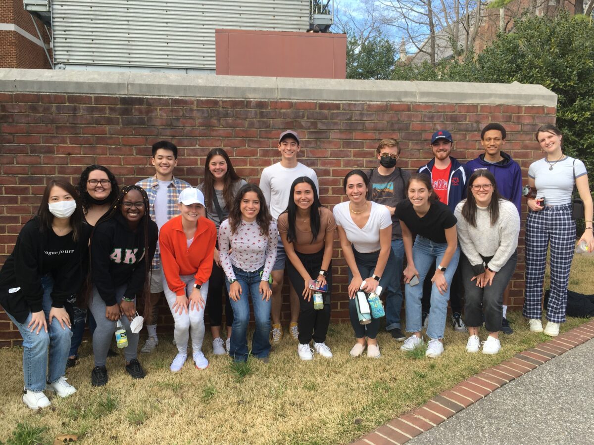 صورة جماعية لعلماء أحياء الحياة البرية من جامعة ريتشموند